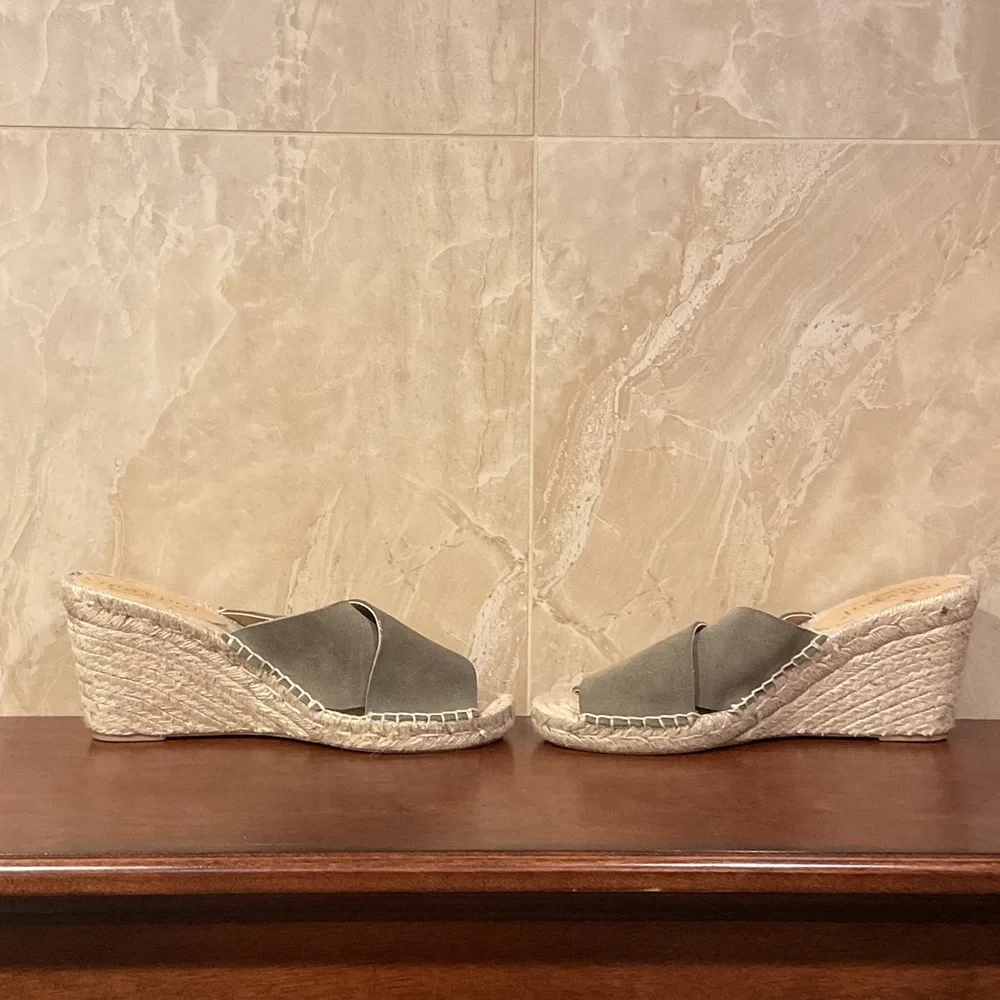 Chic Gray Espadrille Wedge Sandals, Size 10